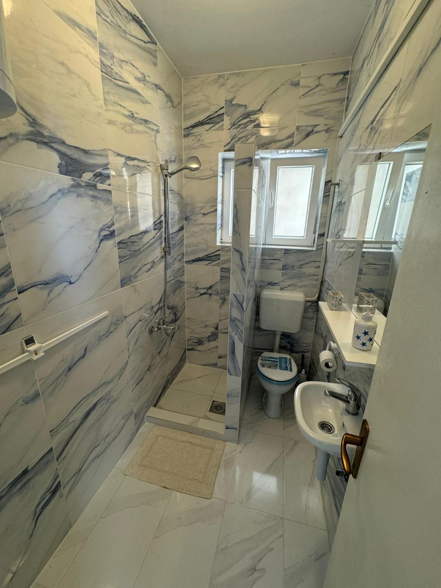 Marina Apartmani Tisno Murter 外观 照片
